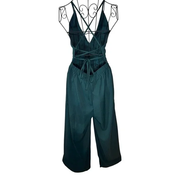 CHICME‎ Green Halter Jumpsuit with Flared High Leg Split Size M - Picture 7 of 12